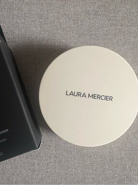 Laura Mercier Translucent Setting Powder